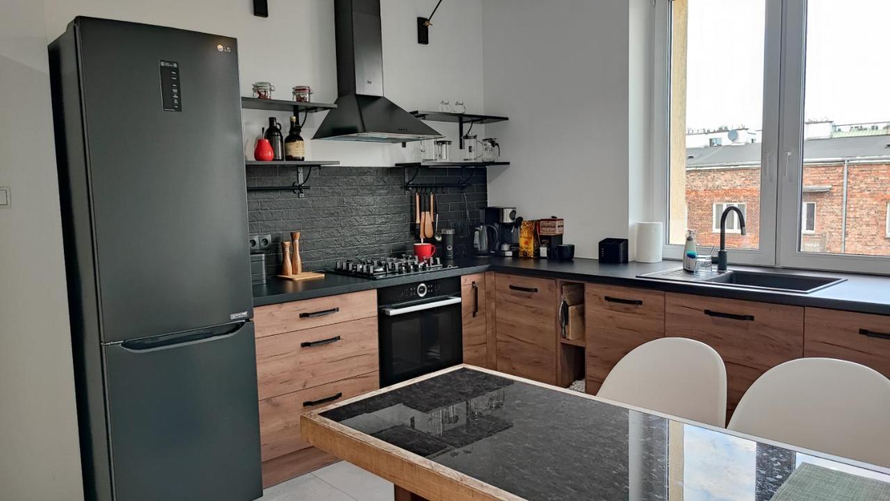 Przestronny Apartament W Centrum Appartement Warschau Buitenkant foto